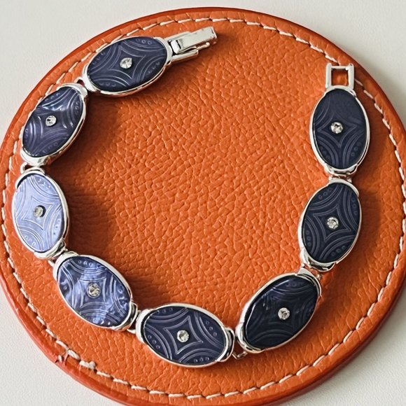 MONET Natural Purple Mother of Pearl Shell Bracelet - 7 1/2" inches w/Rhinestone - Picture 6 of 6